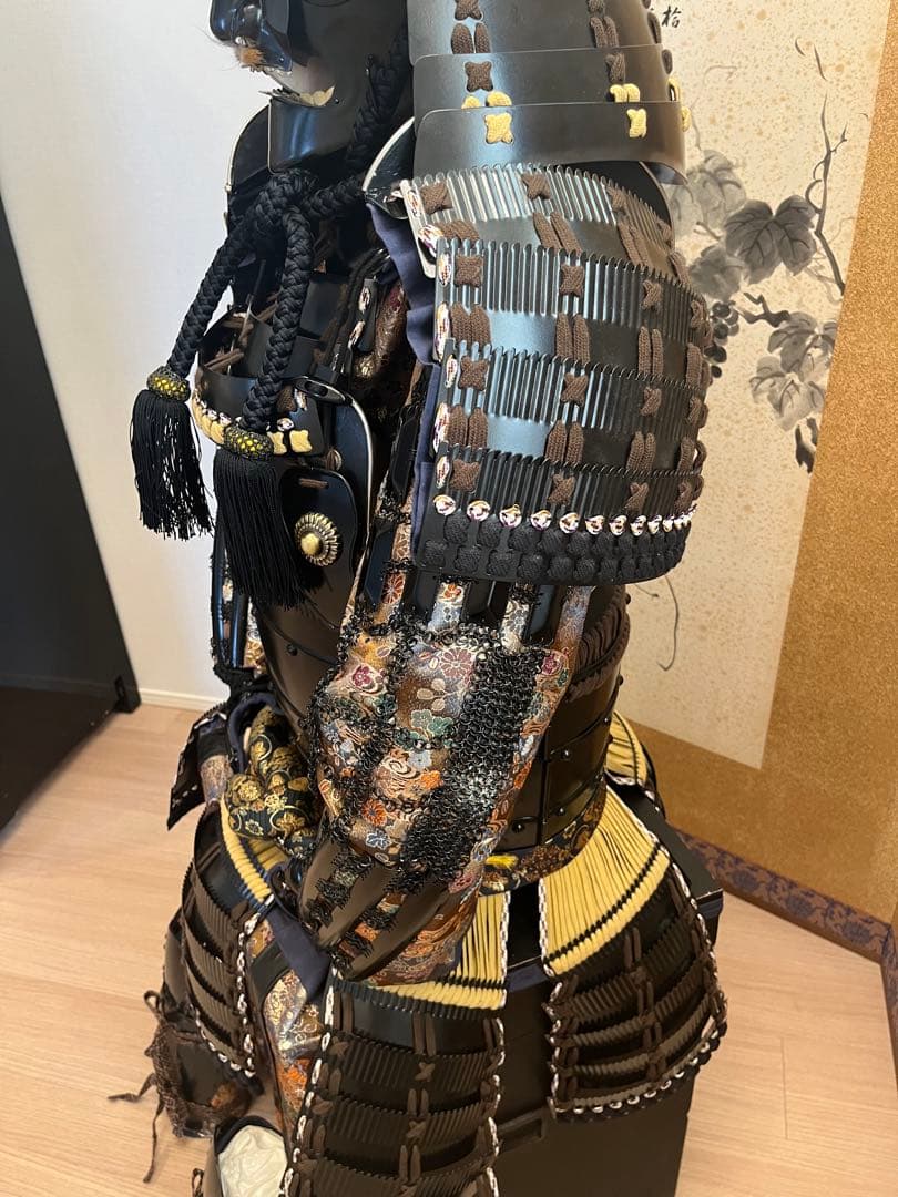 美品！鎧兜 大鎧 等身大一式 雑賀衆 鎧櫃、鎧台付き - メルカリ