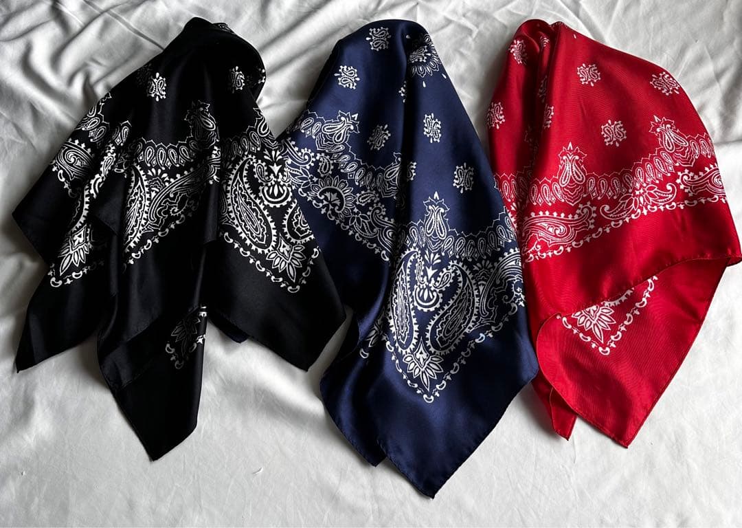UNUSED（アンユーズド）レッド シルクスカーフバンダナ 未使用品