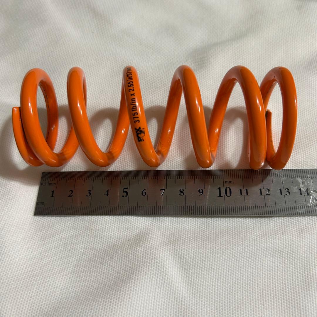 美品】FOX 軽量コイル スプリング 375x2.65/67mm