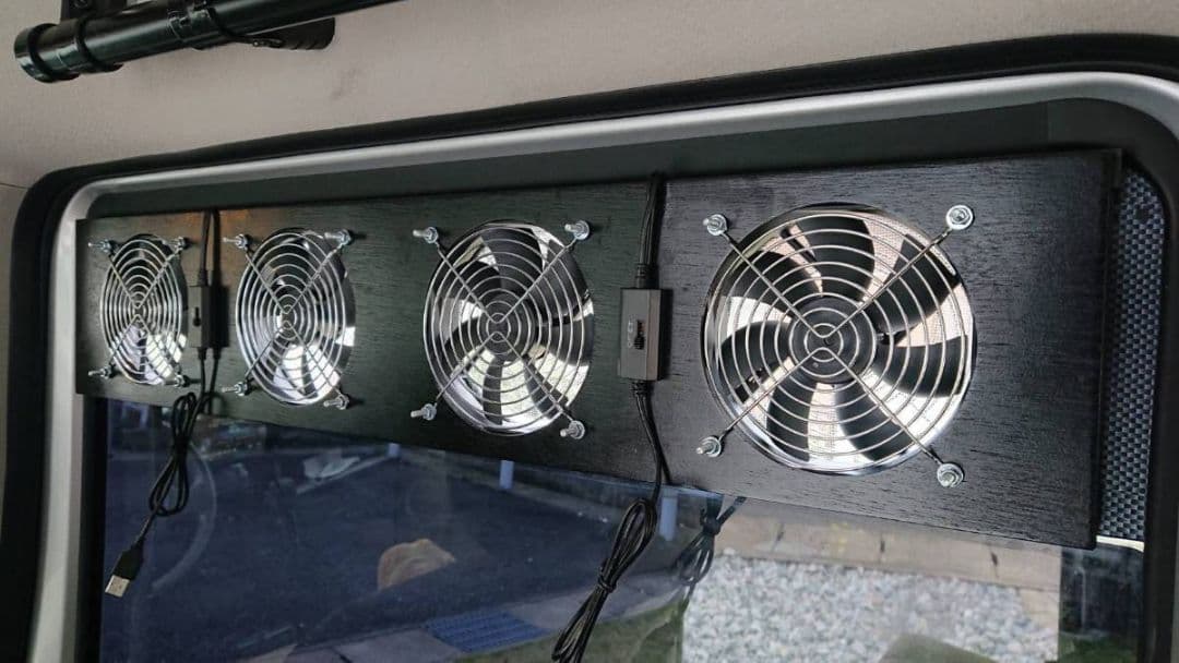 17エブリィ/他】換気扇 換気ファン 窓はめ込み式 車中泊 USB電源