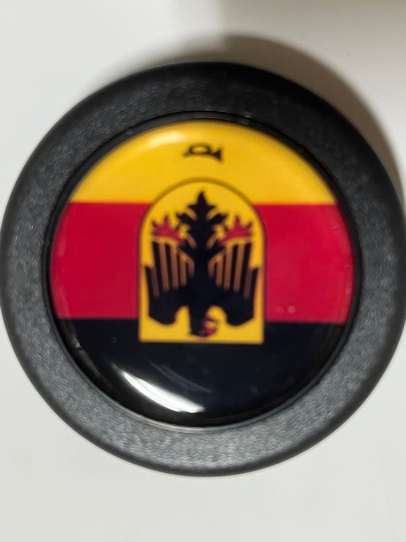 MOMO ステアリング ボタン❗️ MOMO ステアリング ホーンボタン付き