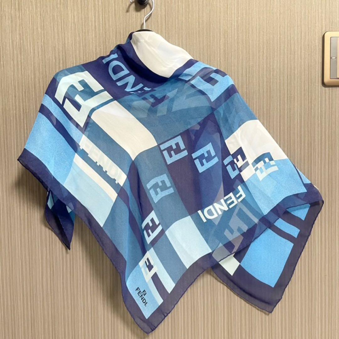 フェンデイ・FENDI・青系ロゴ入りスカーフ・84カレ・極美品 - メルカリ
