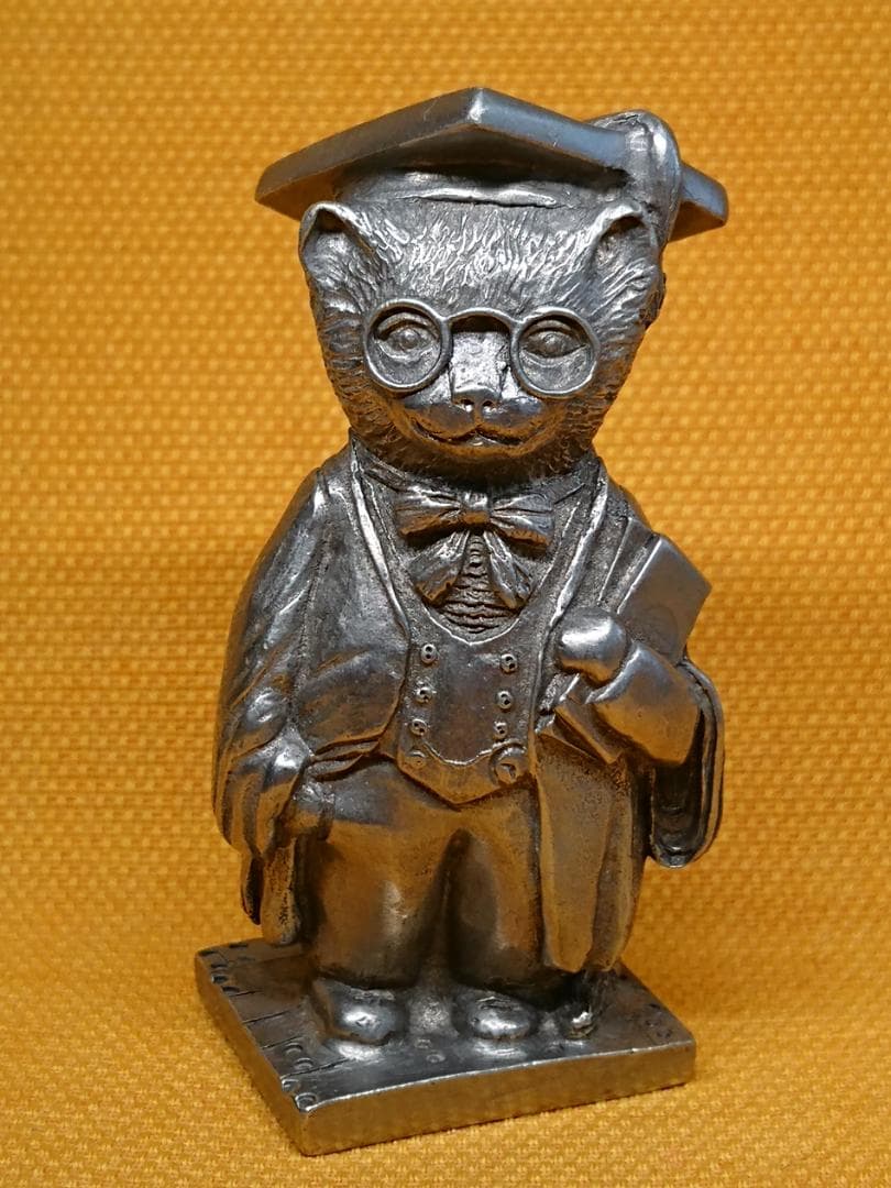 【美品】ねこ　猫　人形　金属　置物　インテリア　工芸品　美術品　A2869 猫 ネコ ねこ 雑貨 置物 インテリアオブジェ アジアン雑貨 プリンセス