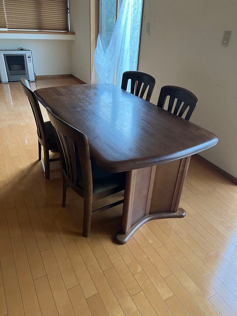 カリモク　karimoku ダイニングテーブル　ダイニングチェアーセット カリモク家具（KARIMOKU FURNITURE） カリモク ダイニングセット5点 肘