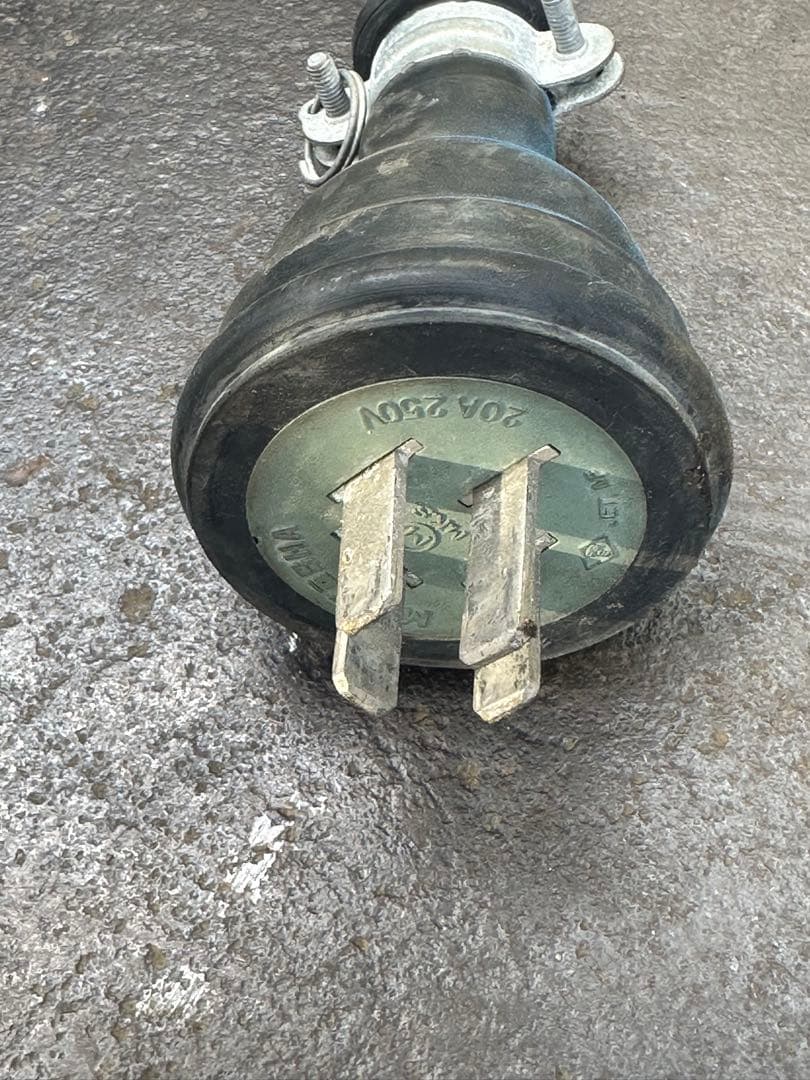 3. 鶴見水中ポンプ　KTV2-37 三相 200V 60Hz 3.7KW