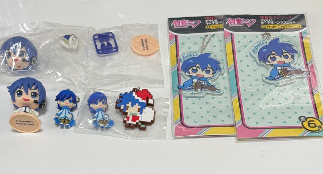 【VOCALOID】KAITO グッズ　まとめ買い 初音ミクシリーズ オーロラ缶バッジセット／KAITO | 4550621443664