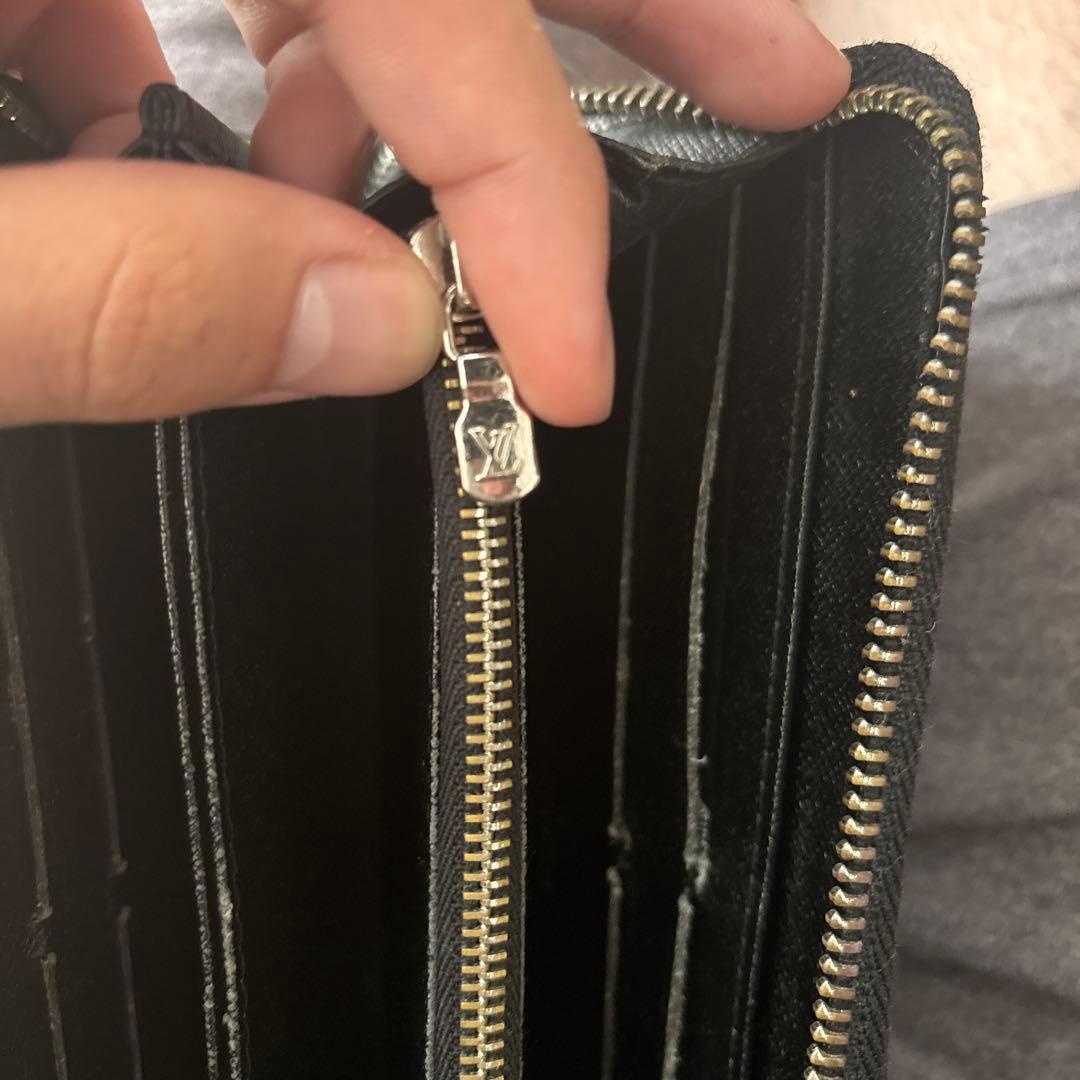 Supreme / Louis Vuitton Zippy Epi