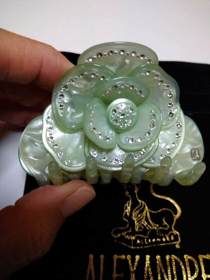 アレクサンドルドゥパリカメリアクリップ　グリーン アレクサンドルドゥパリカメリアクリップグリーン