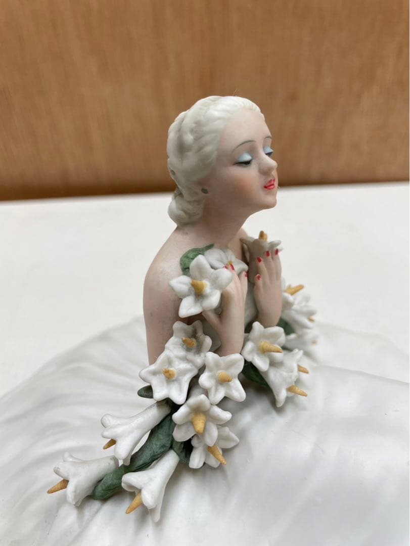 ルイ・イカール ( ユリ ) Icart Figurine Leslis