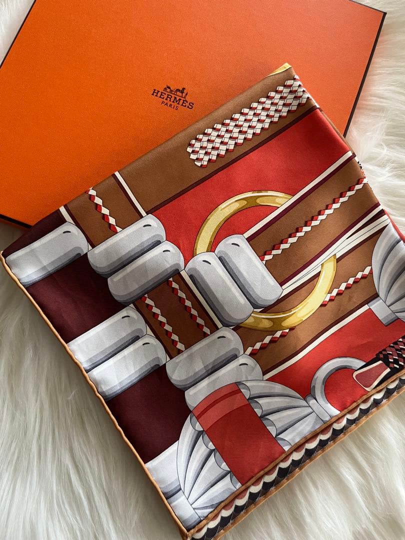 エルメス HERMES カレ 90 銀細工の花 スカーフ 定価88,000円 - メルカリ