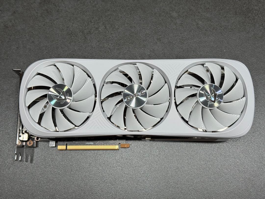 ZOTAC Gaming GeForce RTX 4080 SUPER ホワイト NeweggBusiness - ZOTAC GAMING GeForce RTX 4080 SUPER Trinity OC