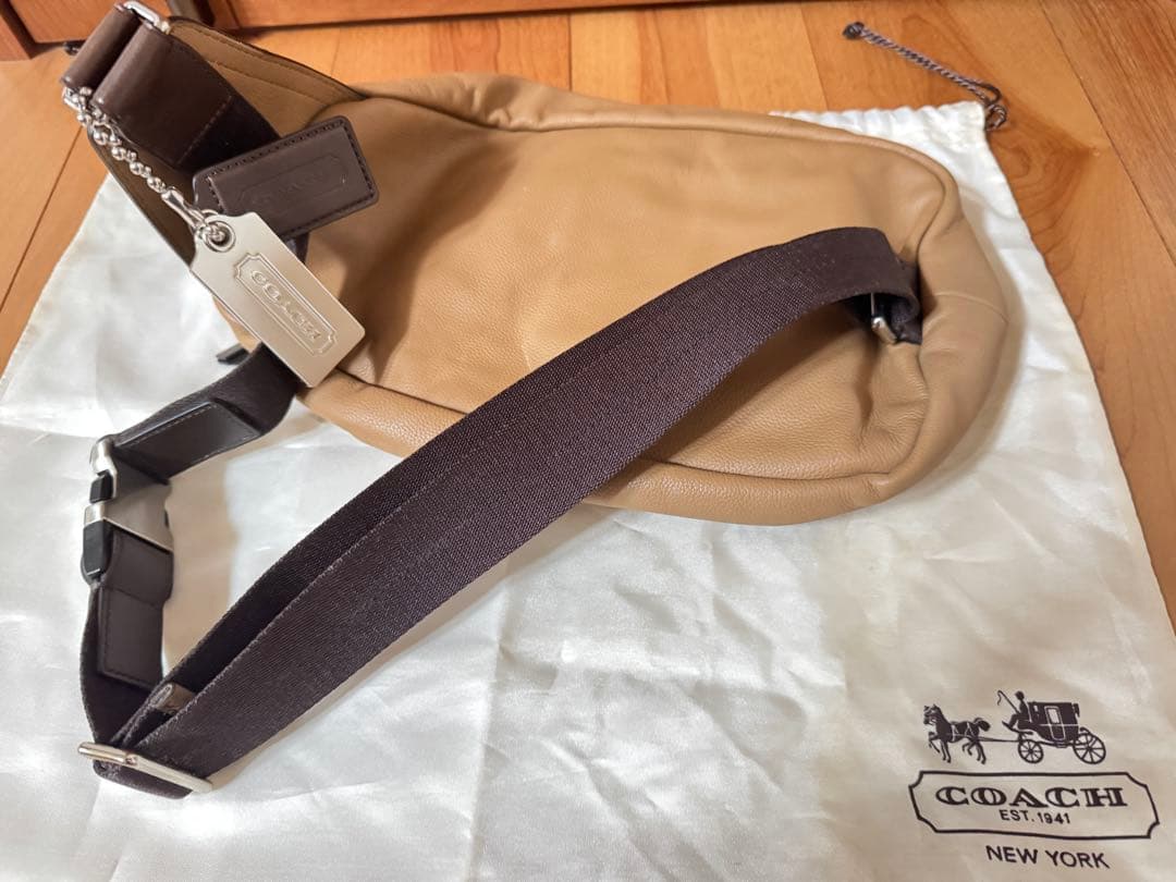 値下げしました】COACH ボディバッグ ベージュ 保存袋付き