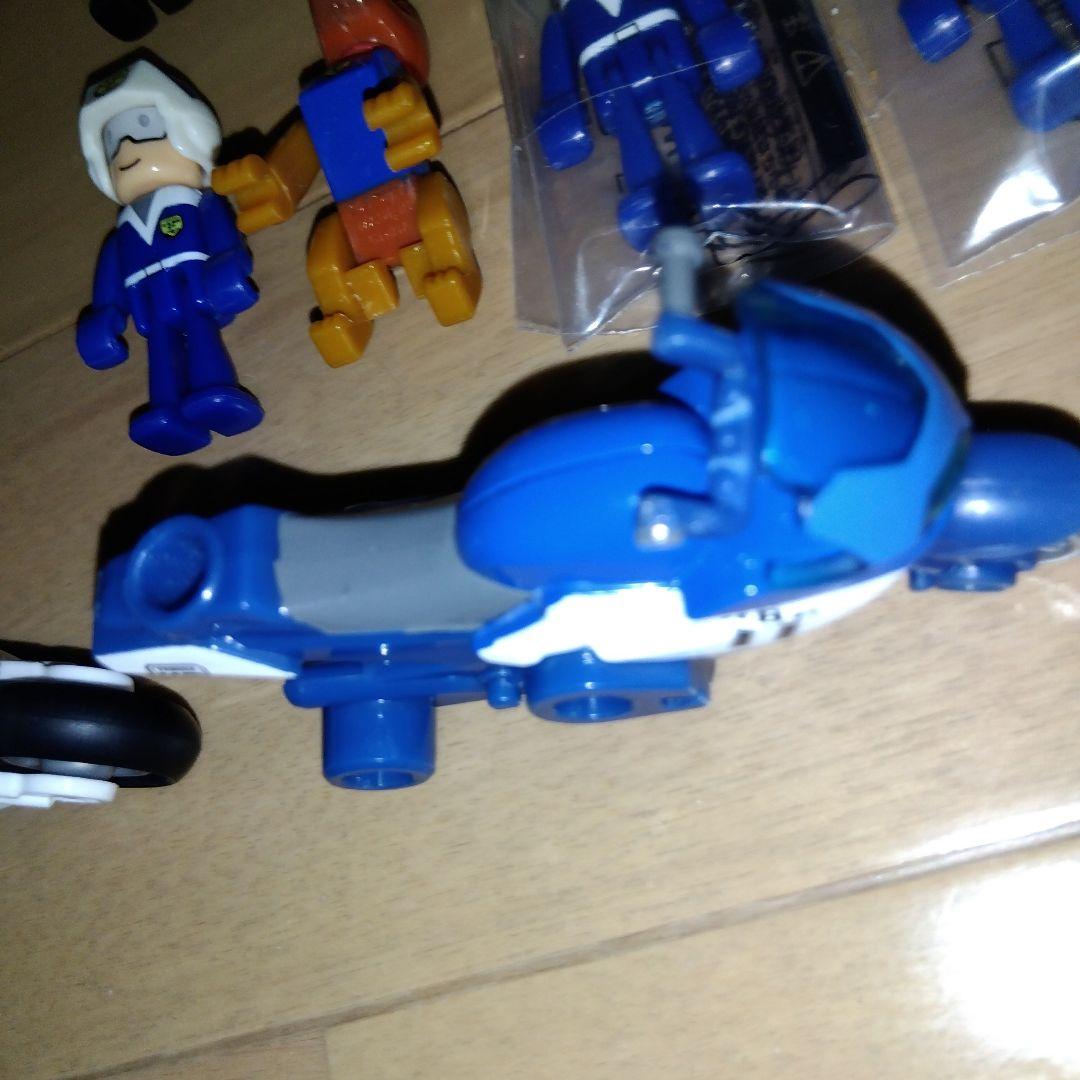 ハイパーブルーポリス 01号＆03号＆ガードナー＆キッズ16体＆ミニカー