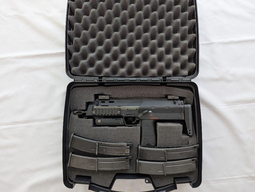 東京マルイ MP7A1GBB マガジン4本ケース付き東京マルイ MP7A1GBB