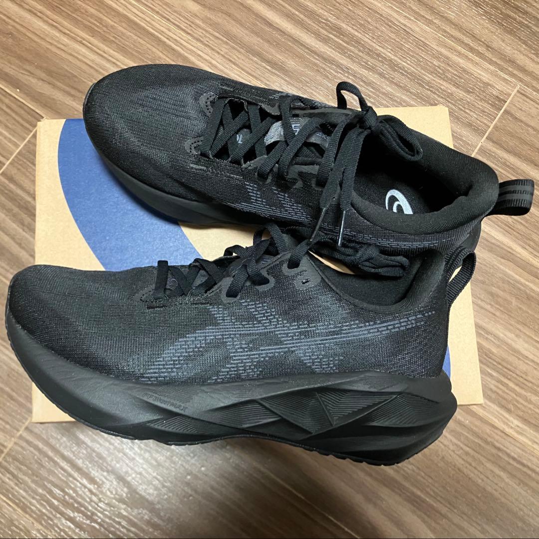 新品 25.0 NOVABLAST 5 ブラックasics ASICS（アシックス） NOVABLAST 5 ノヴァブラスト5 1012B765 レディス