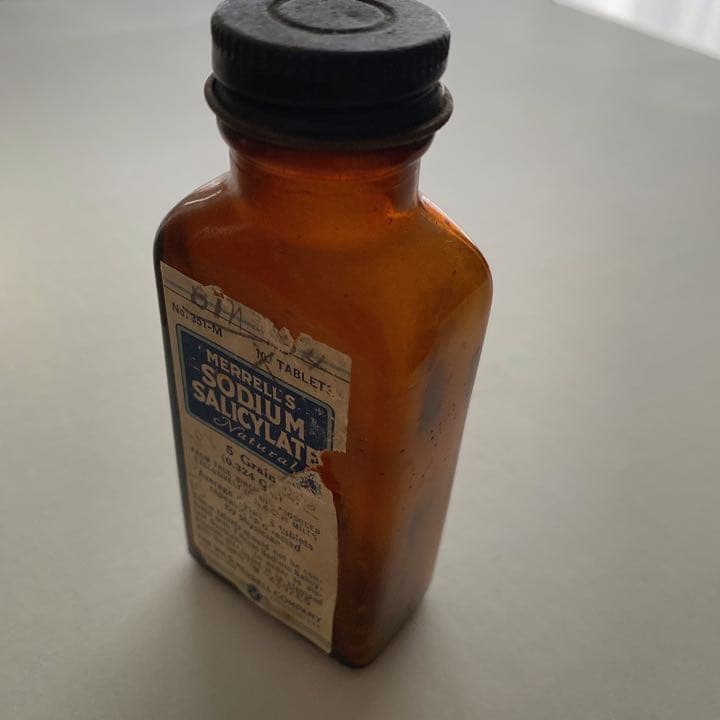 値下げ！イギリスのアンティークボトル 薬瓶 アンティークラベル付き