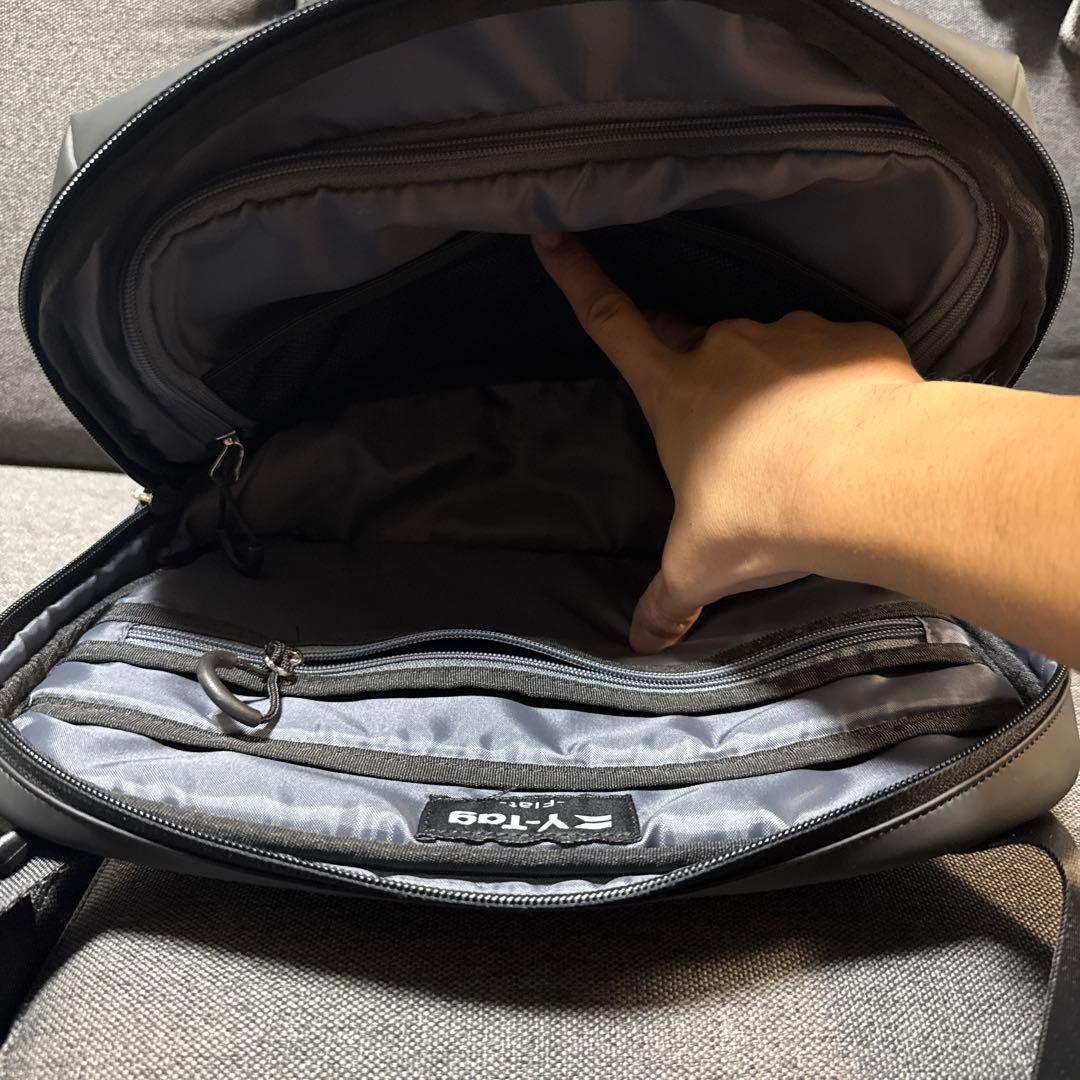 Y-Tag ブラック ボディバッグ カメラバッグ