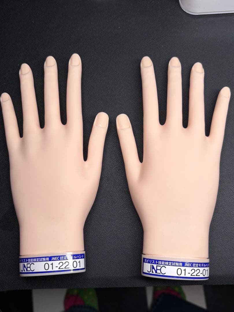 シリコン ネイル　ハンドくん　検定用ハンド　練習用手モデル ネイル検定練習用ハンド トレーニングハンド 【左手】