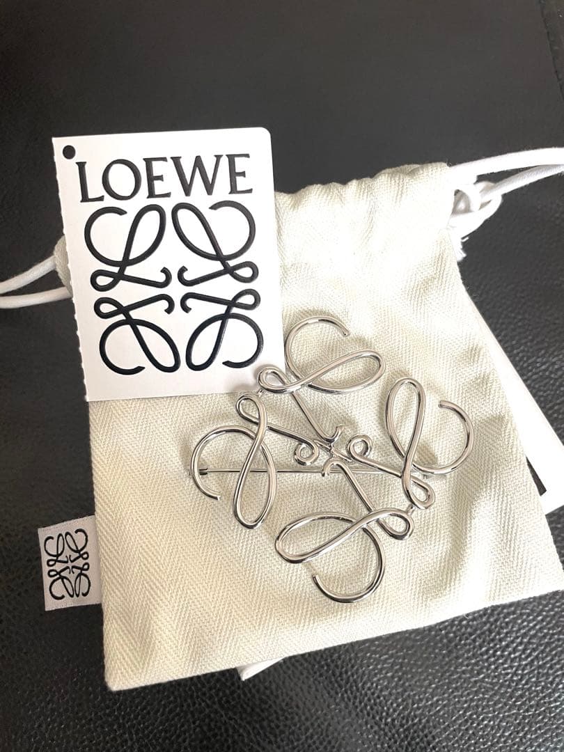 【確実正規品】LOEWE ブローチ　アナグラム ロエベ LOEWE LOEWE ブローチ ANAGRAM BROOCH アナグラム （25020/8130
