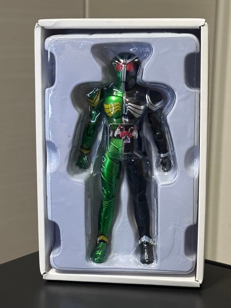 s.h.figuarts (真骨彫製法) 仮面ライダーW サイクロンスカル