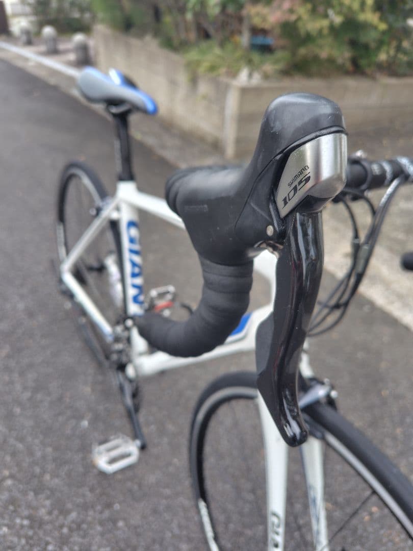 GIANT Defy1 ロードバイク SHIMANO105 シマノ105搭載 アルミフレームのTCR 0&TCR SLRとDEFY 1