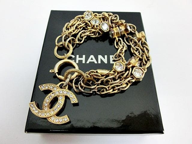 希少 CHANEL シャネル ラインストーン ブレスレット 3連 楽天市場】【最大2万円OFFクーポン対象・2/20～2/23限定】CHANEL