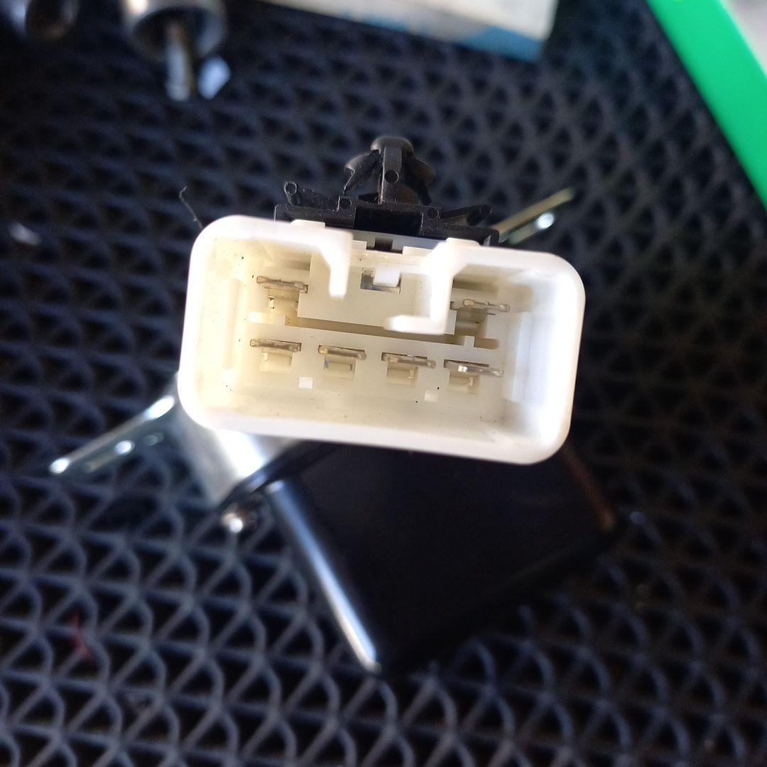 トヨタ ボルテージレギュレーター 27700-54070