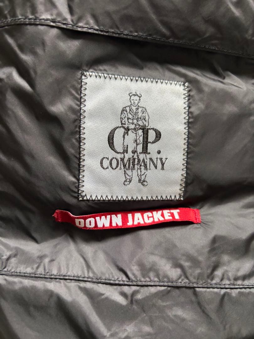 【C.P.COMPANY】✨大人気✨ゴーグルハイブリッドダウンジャケット黒　50