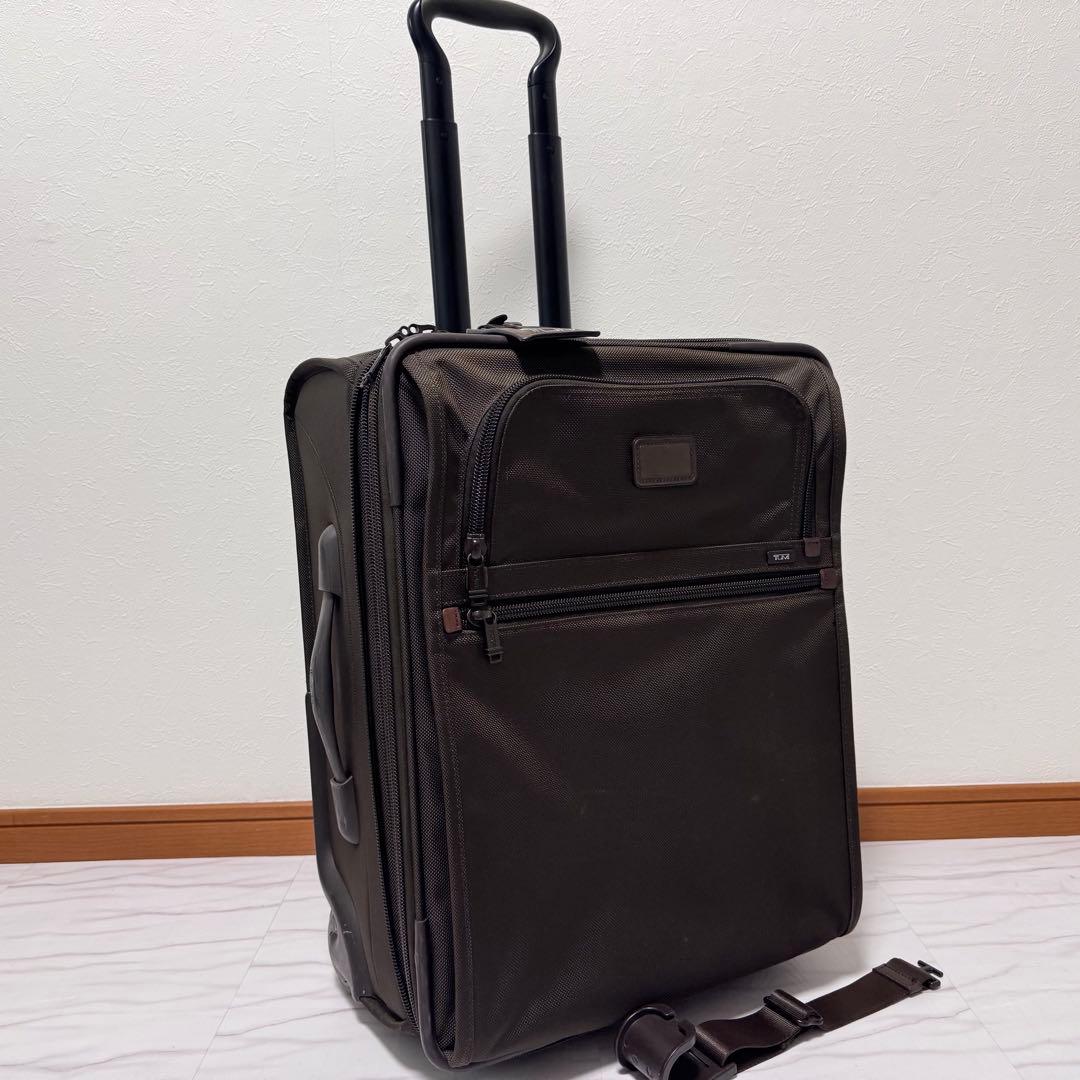 激レア✨トゥミ エキスパンダブル キャリーケース 2輪 アドアバッグストラップ付 TUMI（トゥミ） キャリーケース エクステンデッド トリップ エクスパン