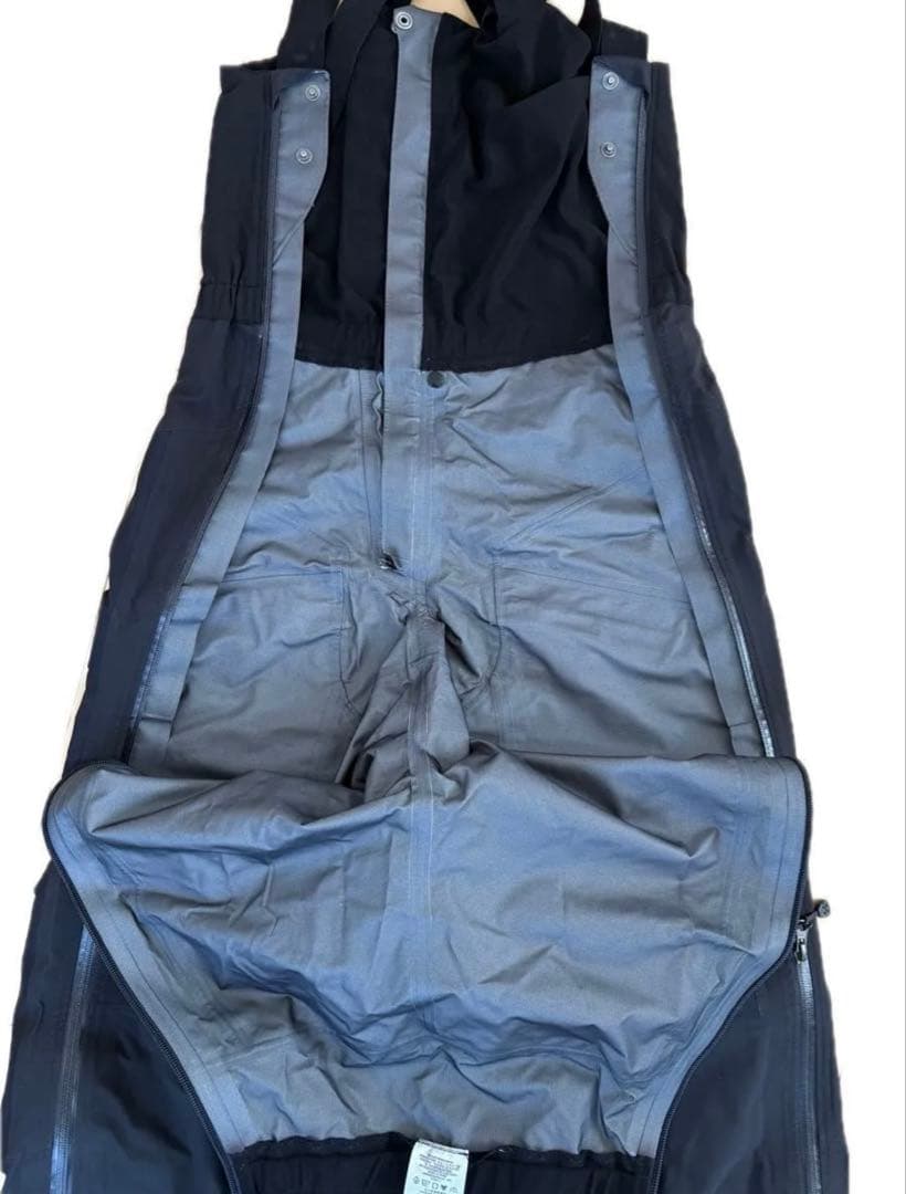 ホグロフス アトム ビブ Sサイズの通販はau PAY マーケット - 輸入雑貨