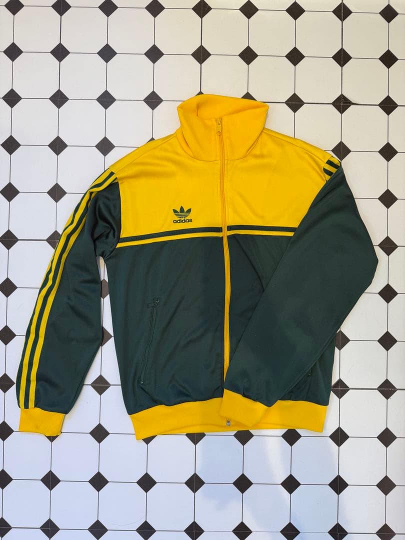 adidasトラックジャケット】 SixTones 松村北斗さん着用モデル - メルカリ