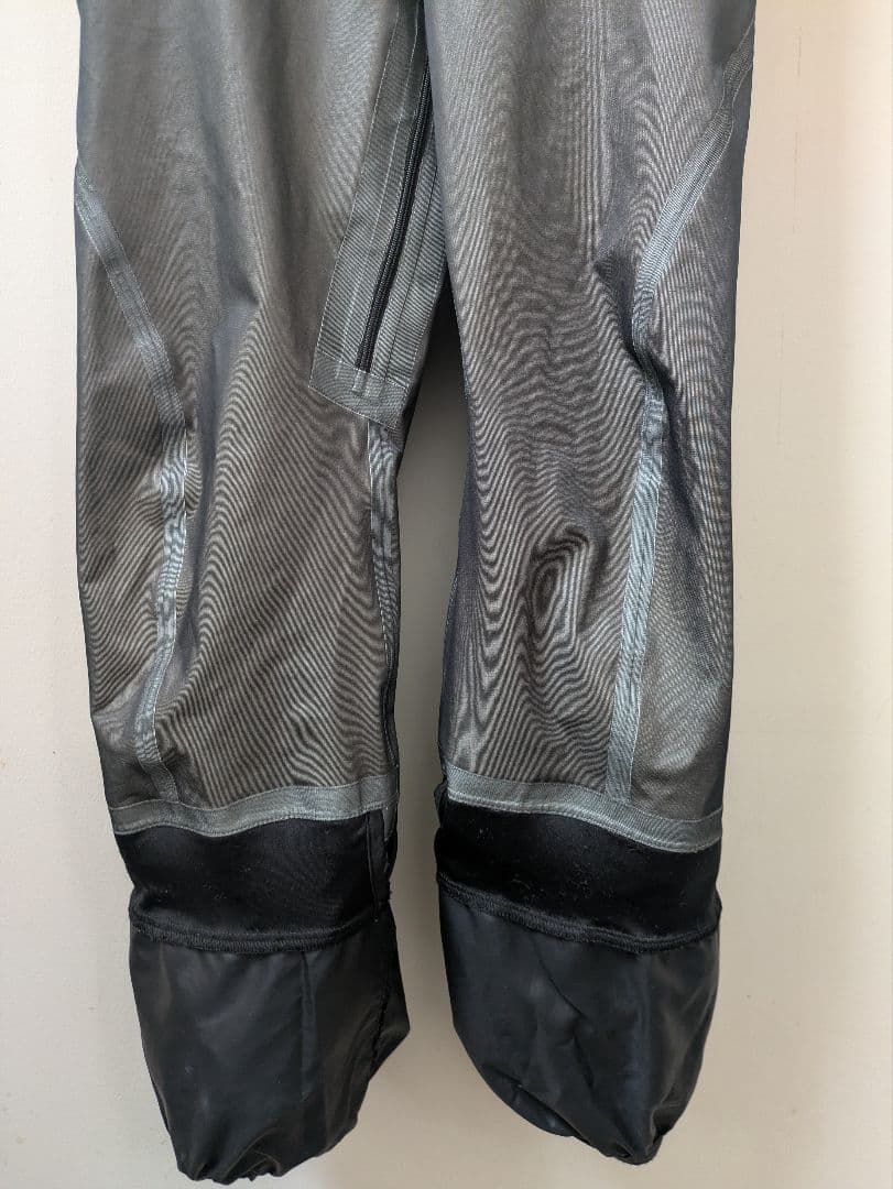 GOLDWIN GORE-TEX3L（3レイヤー）ビブパンツ Mサイズ