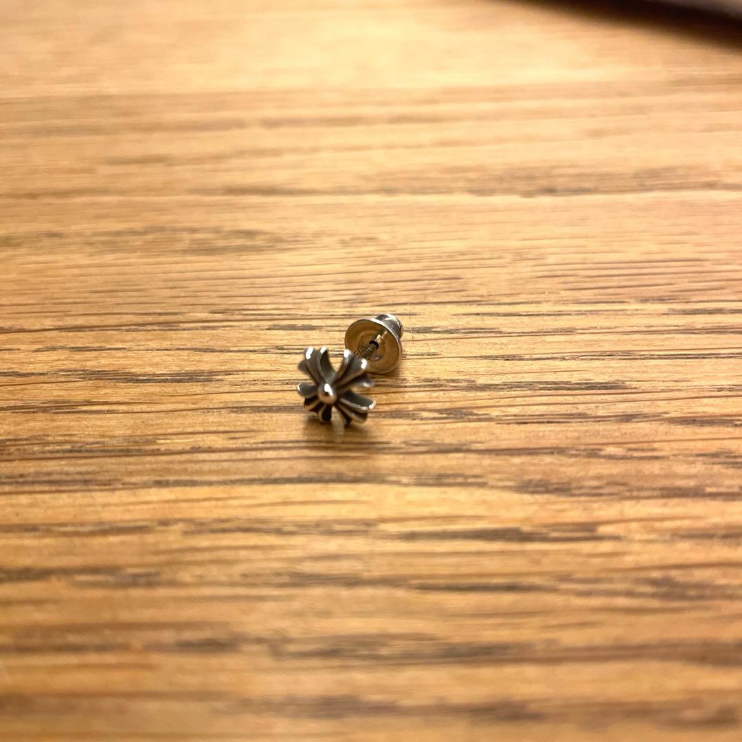 クロムハーツ ピアス　クロス クロムハーツタイニーCHクロスフープイヤリング(ピアス)|クロムハーツ