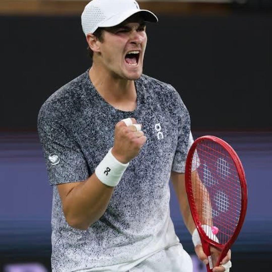 新品】 on Lサイズ Tシャツ 限定エディション ベンシェルトン 全豪