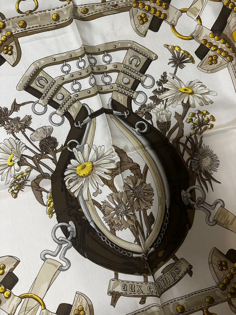 HERMES aux champs 花と金具デザイン スカーフ