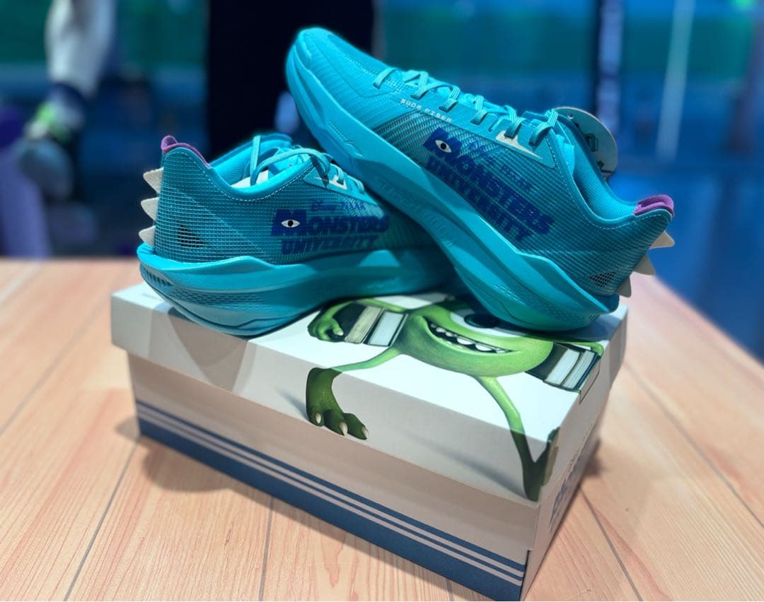 ディズニー Lining ultralight 2025 boom Li-Ning UltraLight 2025