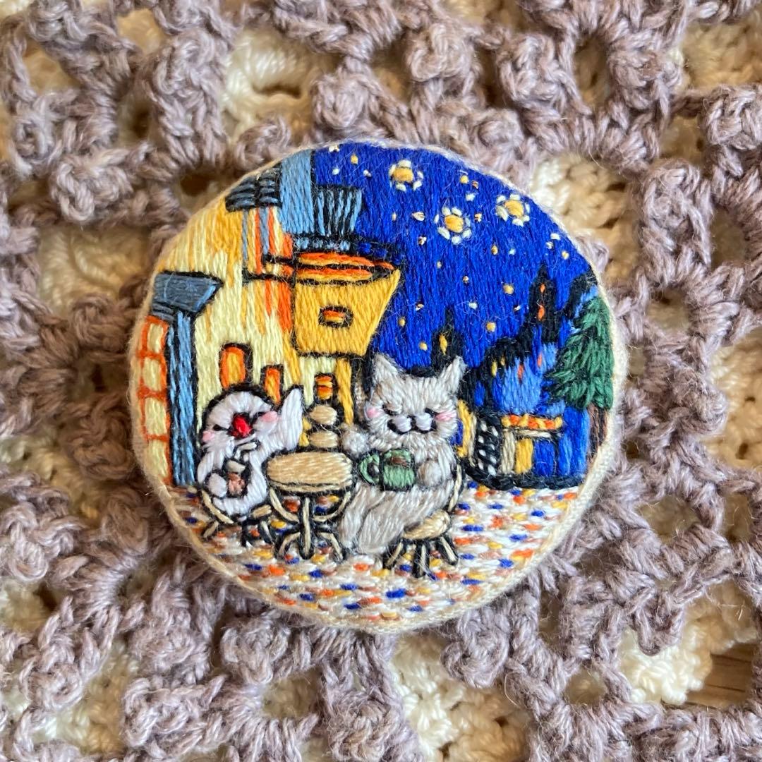 専用ページ 刺繍ブローチ 猫 文鳥 刺繍