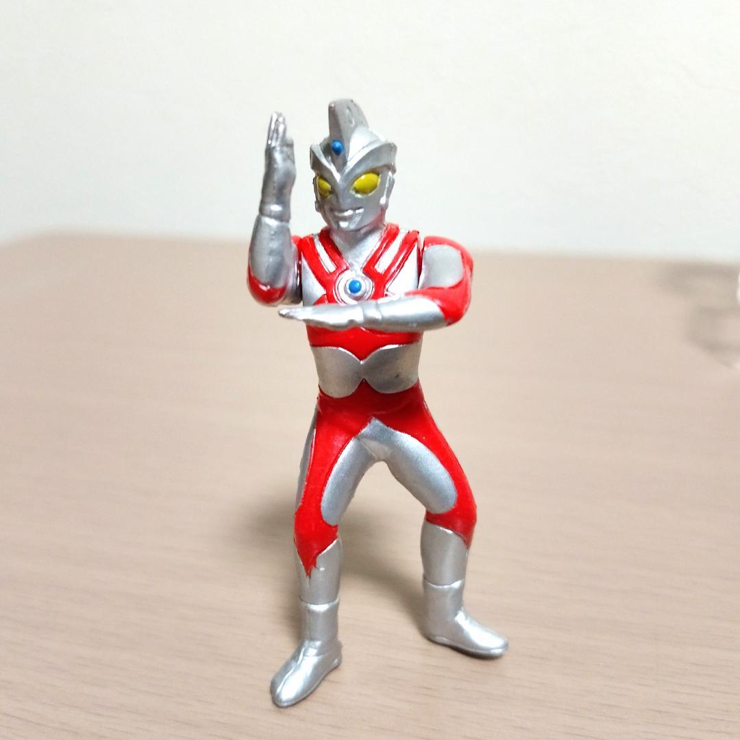 ウルトラマンミニサイズフィギュアまとめ売り 16個 - メルカリ