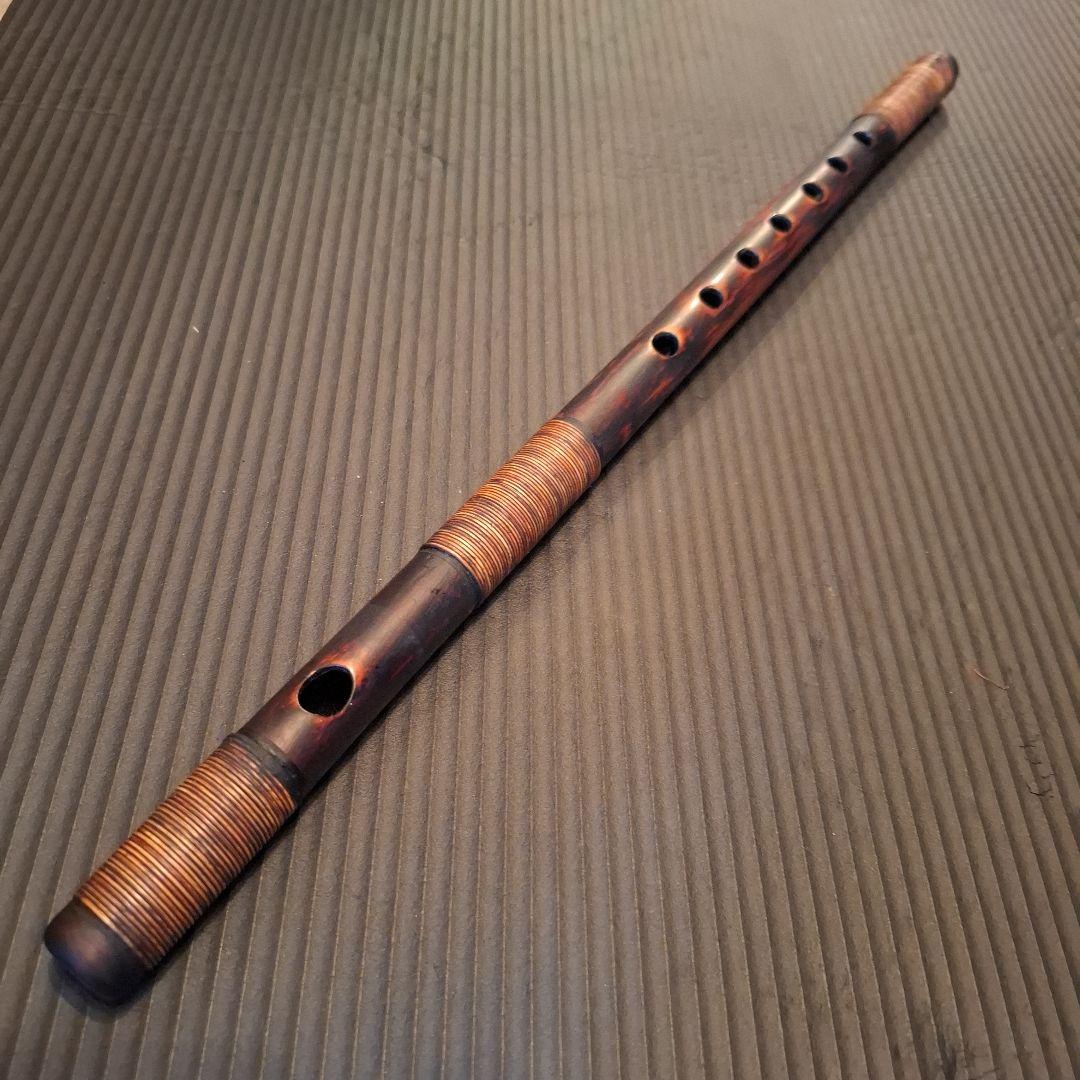 篠笛　古典調　7穴　五本調子　天地胴籐巻き　燻風仕上げ　超鐵仕様 篠笛 古典調 7本調子 6穴 藤総巻き 拭漆仕上げ 超鐵仕様 - メルカリ
