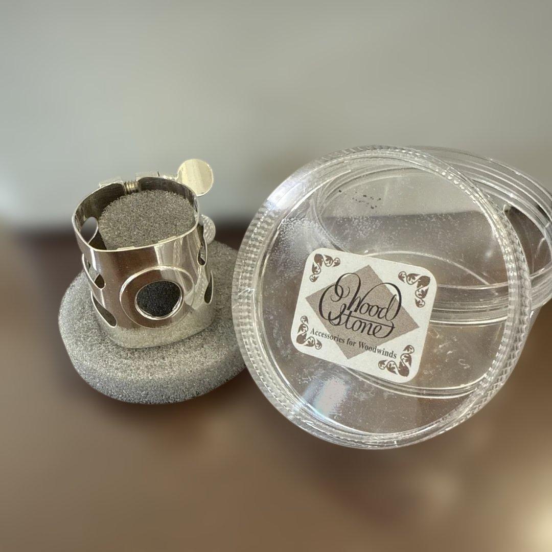クラリネットリガチャー　ウッドストーン　総銀　B♭用 ウッドストーン B♭クラリネットリガチャー 総銀 | ブリーズ楽器