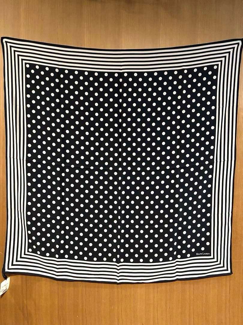 Ralph Lauren ドット柄スカーフ　ヴィンテージ　未使用 シルクスカーフ Ralph Lauren ドット柄スカーフ ヴィンテージ 未使用 シルクスカーフ