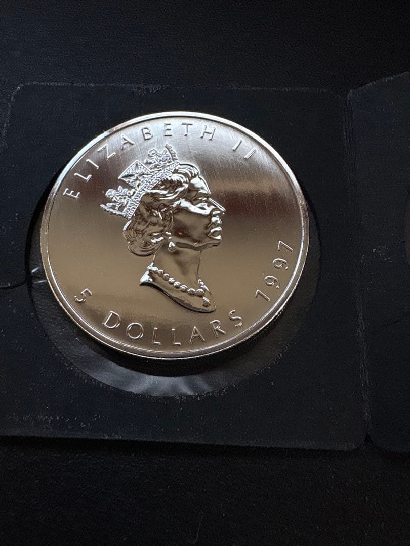 1997年 カナダ メイプルリーフ 銀貨 1オンス - メルカリ