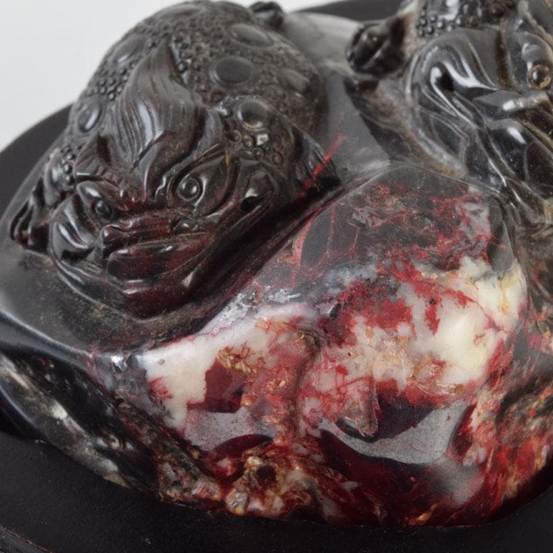 中国 玉石鶏血石彫刻 神獣 置物 唐木台付 C 9211