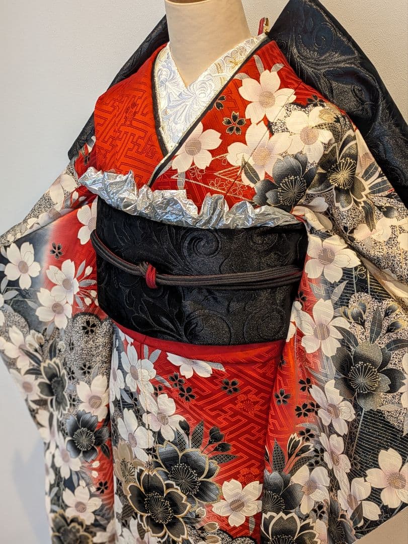 振袖フルセット 身丈162裄65.5 豪華振袖 金彩 赤 黒 逸品 成人式
