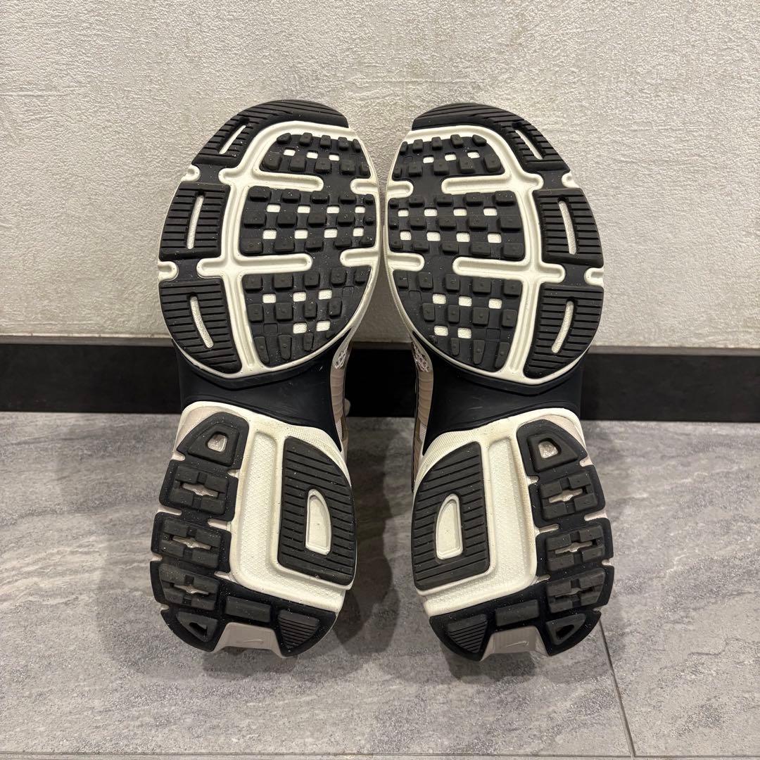 美品 NIKE FN6703-001 スモーキーピンク スニーカー 24.5cm