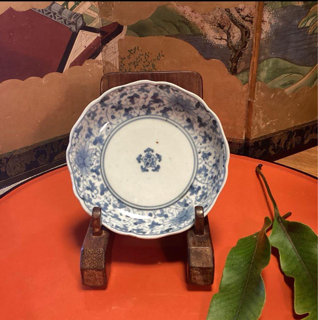 A889 古伊万里(藍柿右衛門様式) 染付花唐草文鉢 輪花