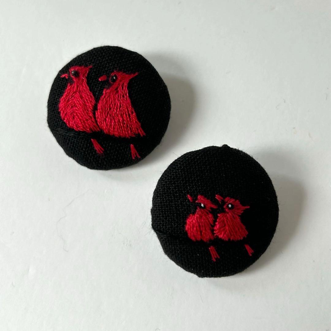 ハンドメイド刺繍ブローチ bulaunbulaun様ご確認ページです。