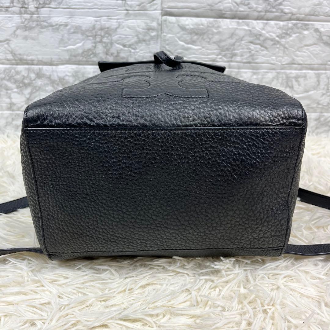 美品】 トリーバーチ リュック バッグパック レザー 黒 デカロゴ エンボス