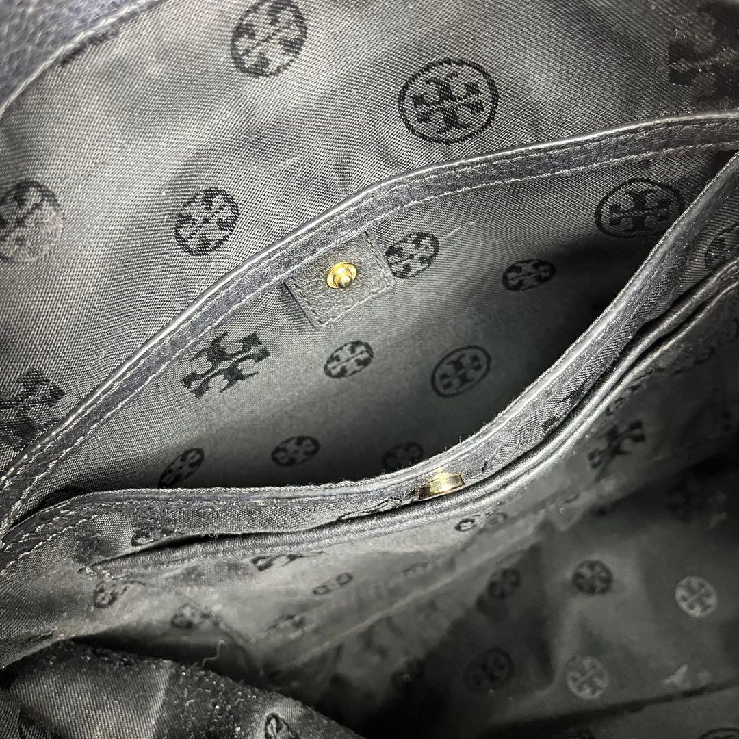 美品】 トリーバーチ リュック バッグパック レザー 黒 デカロゴ エンボス