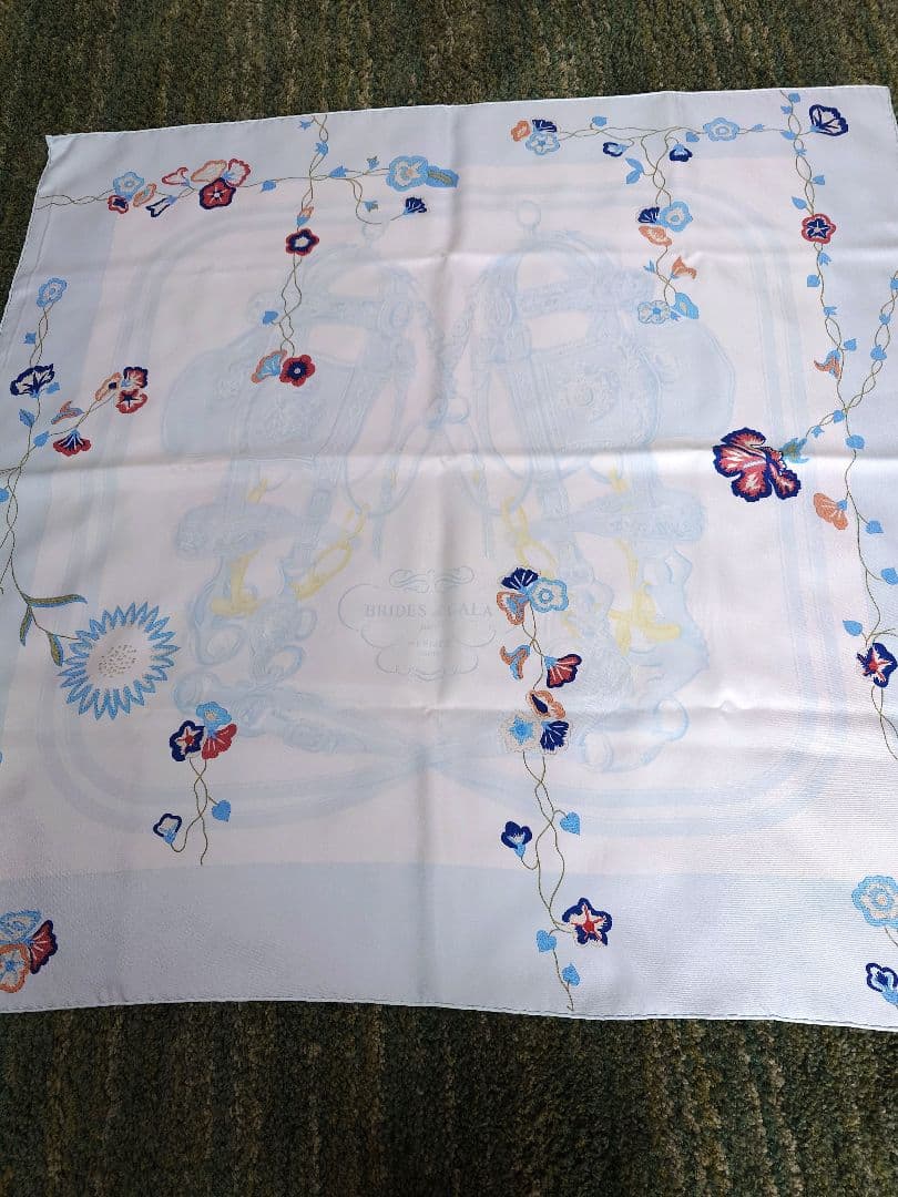 HERMES BRIDES de GALA シルクスカーフ Hermes Brides De Gala Silk Scarf 45 - Lucky Vintage
